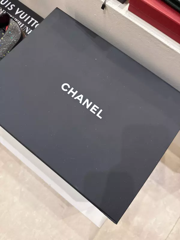 CHANEL Timeless Classique Jumbo Handbag