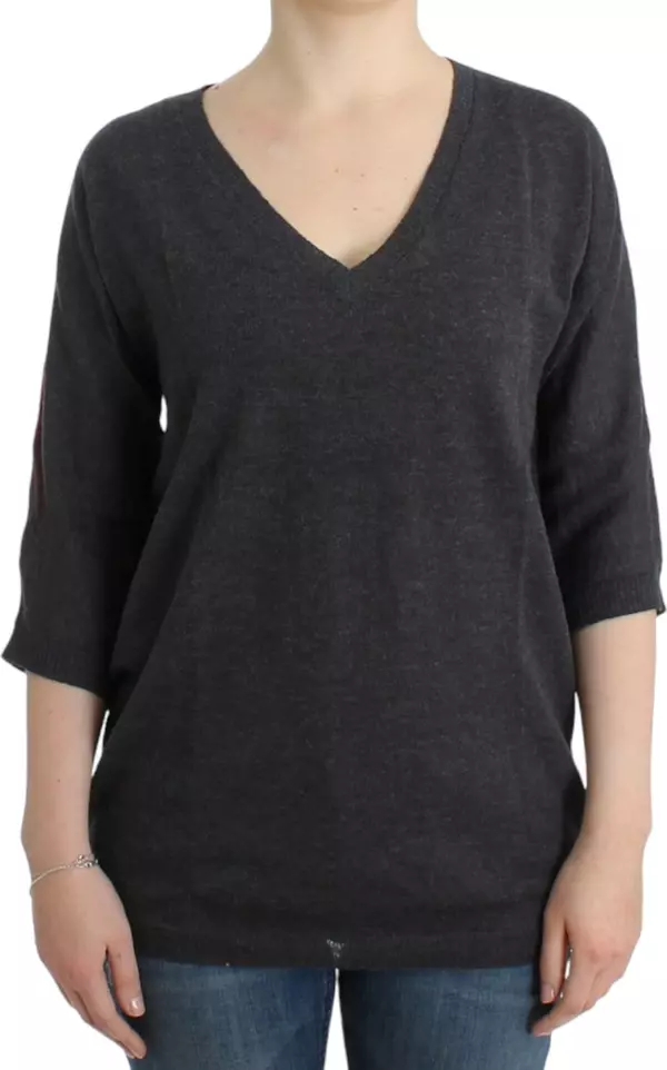 Gray short sleeved sweater
