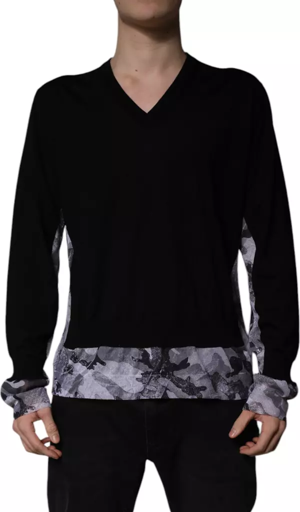 Black Camouflage V-neck Pullover Sweater
