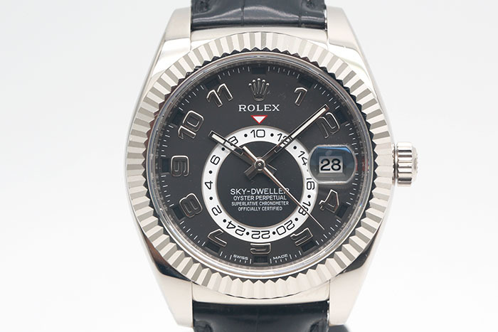 Rolex 勞力士 SKY Dweller 326139 18K白金製天行者皮帶款 年曆第二地時區顯示 黑色面盤 盒單齊全 42mm