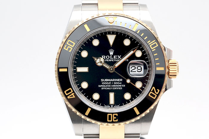 Rolex 勞力士 Submariner 18K黃金及鋼製300米潛水錶黑色陶瓷外圈 3235機芯 2020盒單齊全無整理 41mm